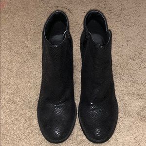 Black bootie